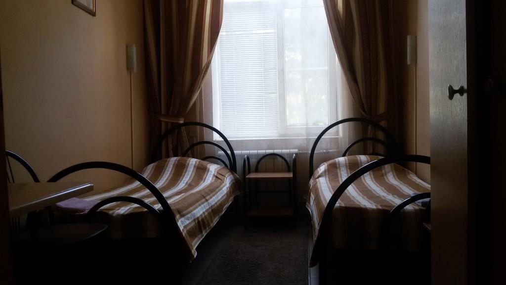 Двухместный (Бюджетный двухместный номер с 2 отдельными кроватями) отеля Сосновая роща, Краснодар