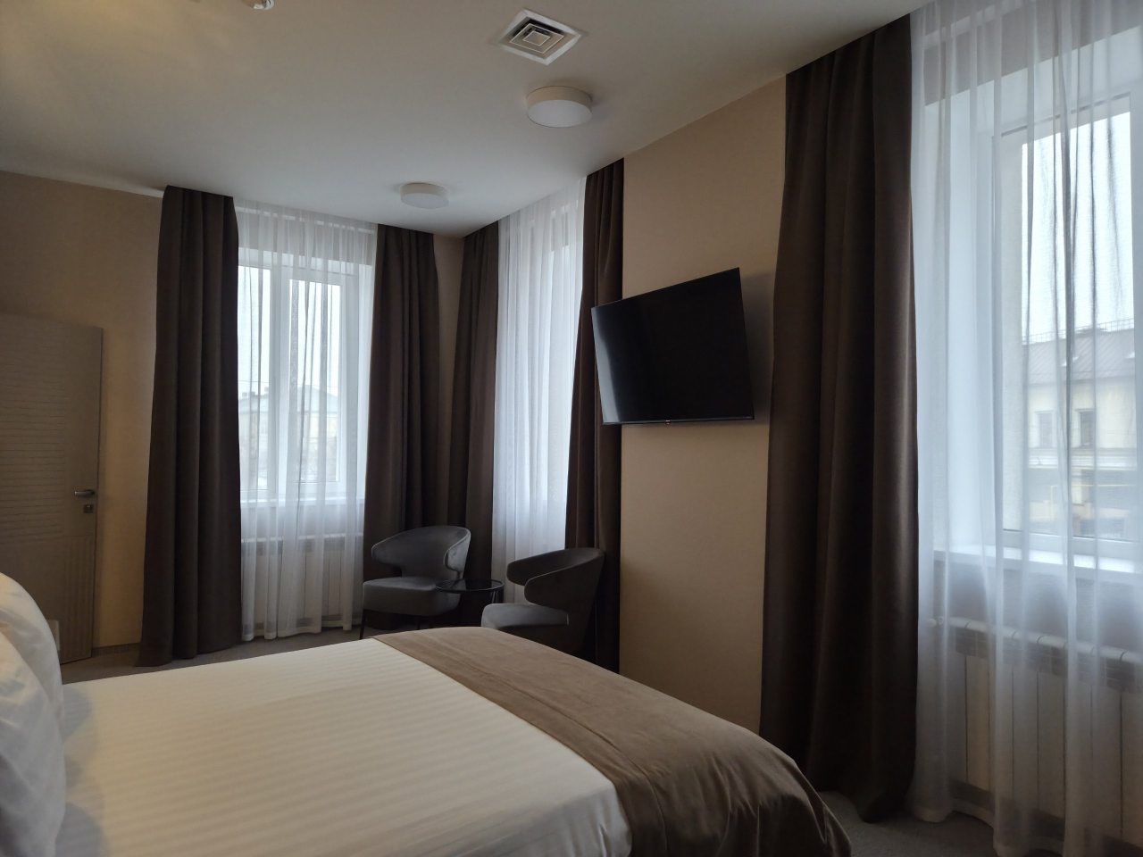 De Luxe (Делюкс), Venera Kazan City Hotel