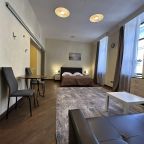 Семейный (Большой номер с двуспальной кроватью и диванами), Boho Center Nevsky Hotel