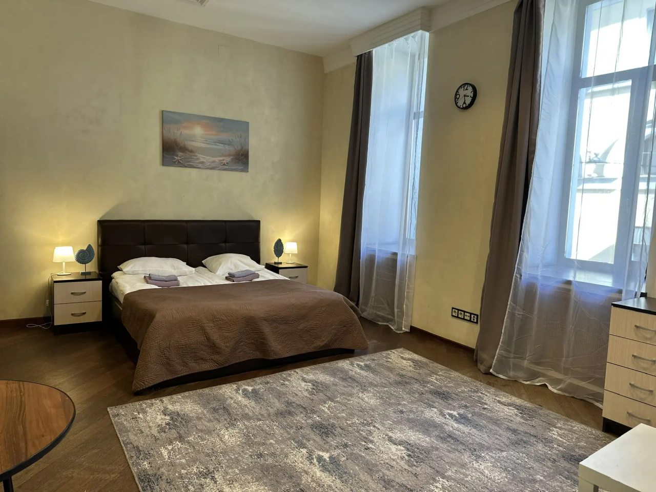 Семейный (Большой номер с двуспальной кроватью и диванами), Boho Center Nevsky Hotel
