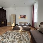 Семейный (С двуспальной кроватью, диваном и кухней), Boho Center Nevsky Hotel