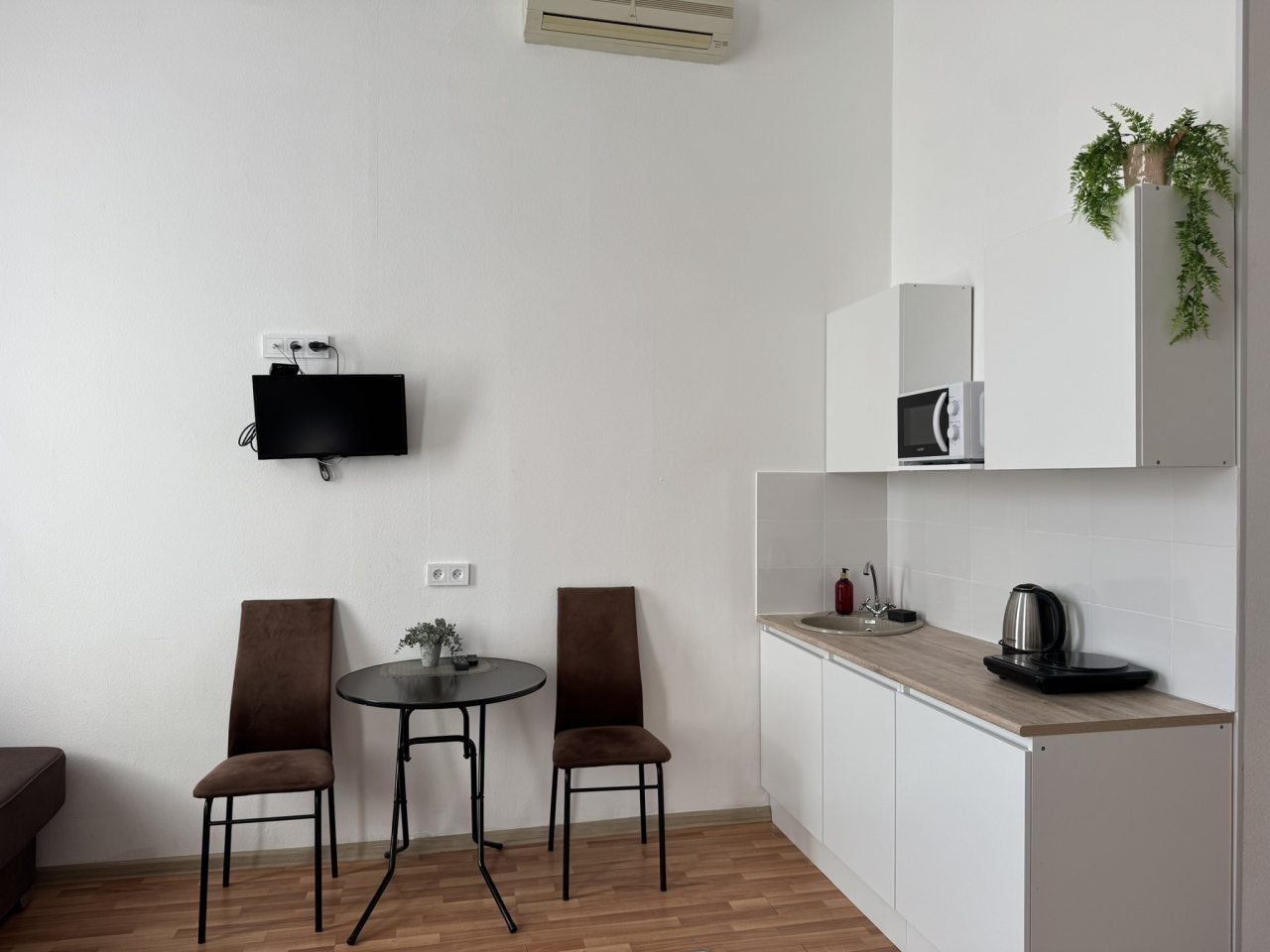 Семейный (С двуспальной кроватью, диваном и кухней), Boho Center Nevsky Hotel