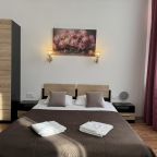 Семейный (С двуспальной кроватью, диваном и кухней), Boho Center Nevsky Hotel