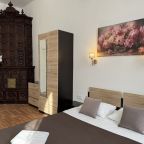 Семейный (С двуспальной кроватью, диваном и кухней), Boho Center Nevsky Hotel