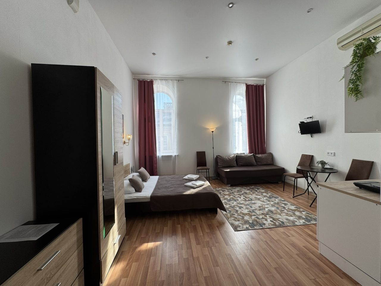 Семейный (С двуспальной кроватью, диваном и кухней), Boho Center Nevsky Hotel