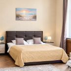 Семейный (Большой номер с двуспальной кроватью и диванами), Boho Center Nevsky Hotel