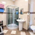 Семейный (Большой номер с двуспальной кроватью и диванами), Boho Center Nevsky Hotel
