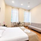 Трехместный (С двуспальной кроватью и диваном), Boho Center Nevsky Hotel