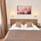 Трехместный (С двуспальной кроватью и диваном), Boho Center Nevsky Hotel