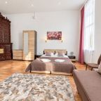 Семейный (С двуспальной кроватью, диваном и кухней), Boho Center Nevsky Hotel