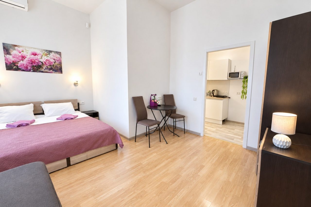 Семейный (С двуспальной кроватью, диваном и кухней), Boho Center Nevsky Hotel