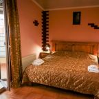 Двухместный (Улучшенный номер с балконом), Отель Номера в Пушкине