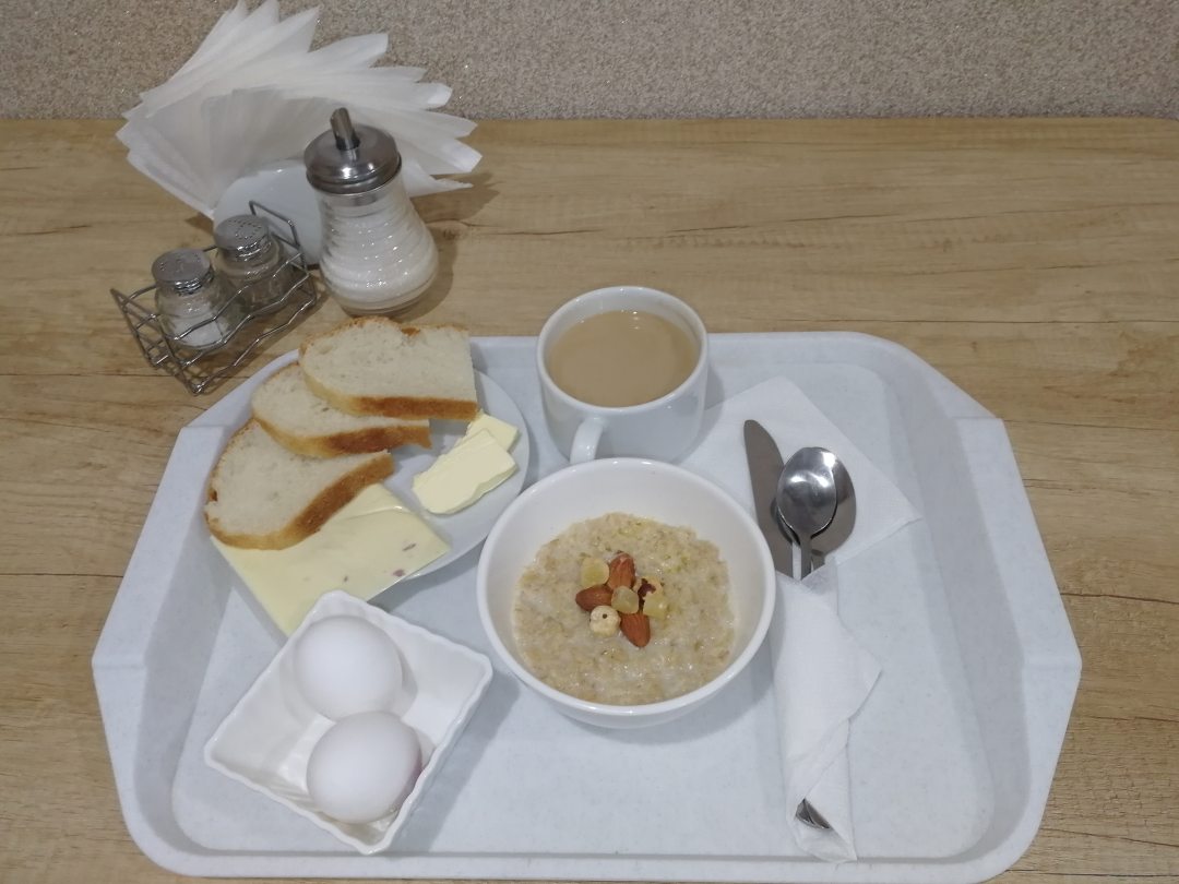 Континентальный завтрак, Отель Антураж