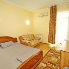 Трехместный (С балконом), Отель Ольгинка