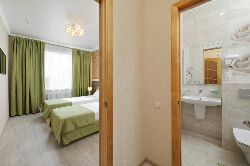 Номер (Кровать в общем номере для женщин с 2 кроватями, лечение включено) отеля Санаторий им. Павлова, Ессентуки