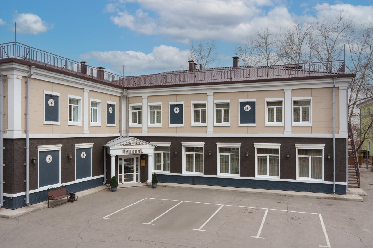 Автомобильная парковка, Гостиница ПушкинЪ