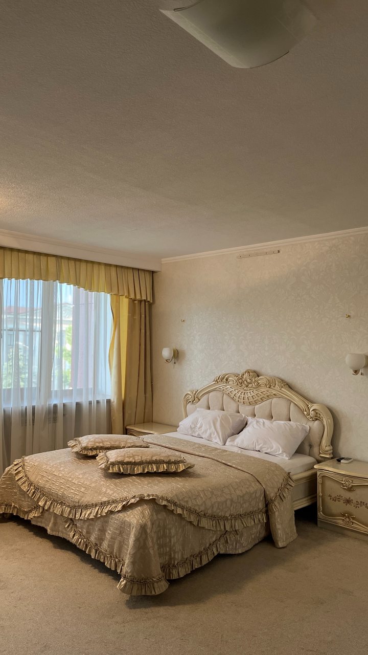 Люкс (Свадебный), Отель Кавказ