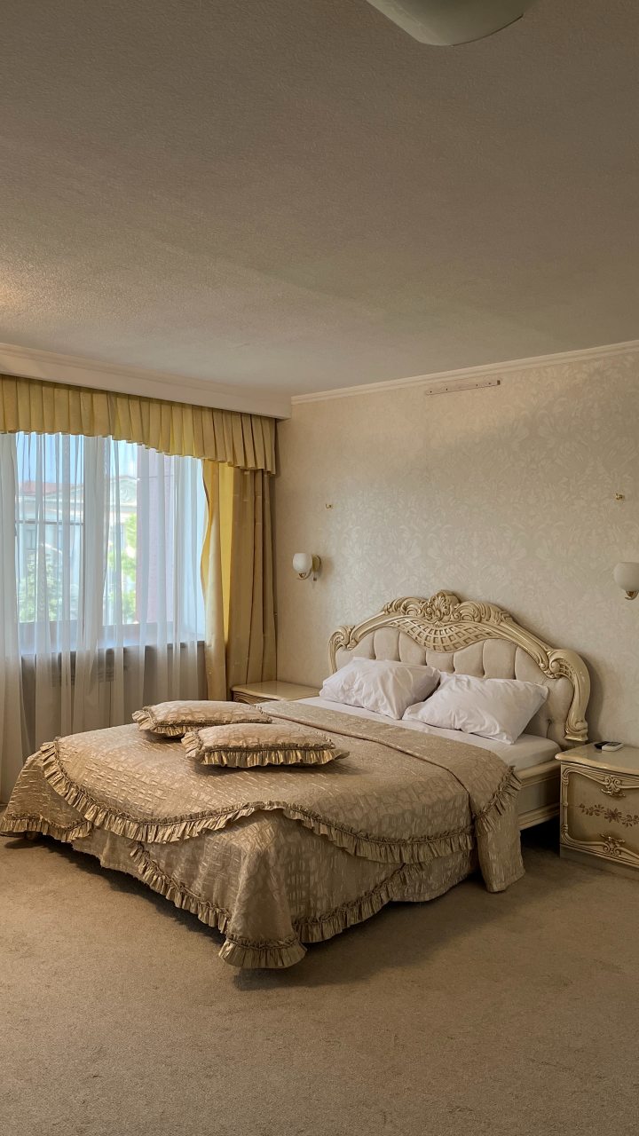 Люкс (Свадебный), Отель Кавказ