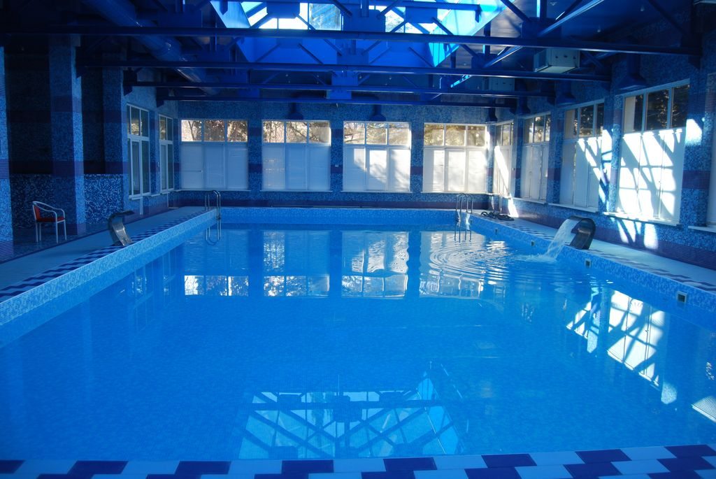 Крытый плавательный бассейн, Отель Ripario Econom