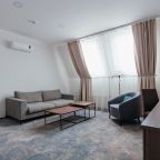 Люкс, Отель Платов