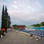 Бассейн с морской подогреваемой водой, Курортный отель Эдем