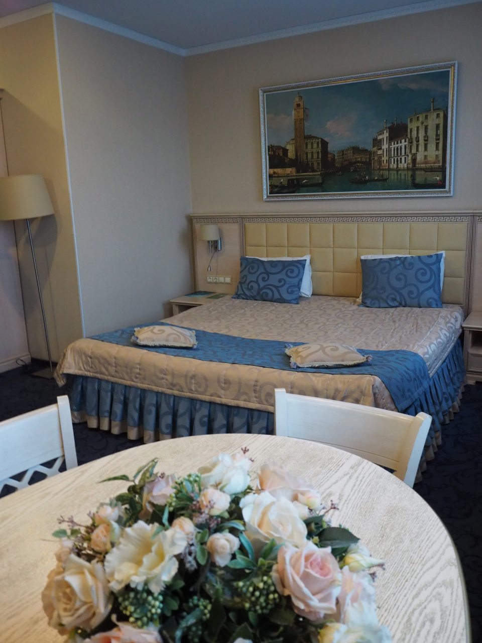 Просторная кровать для вашего комфорта