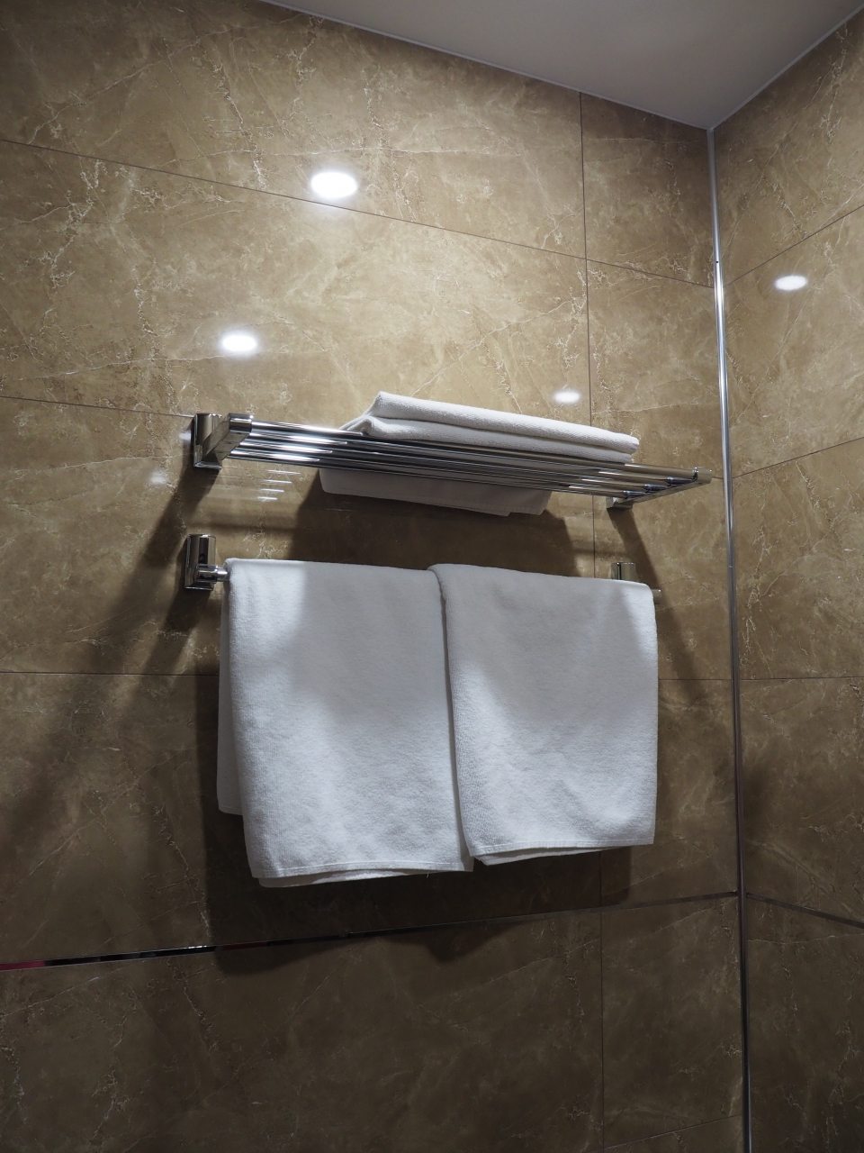 В каждом номере ванные принадлежности