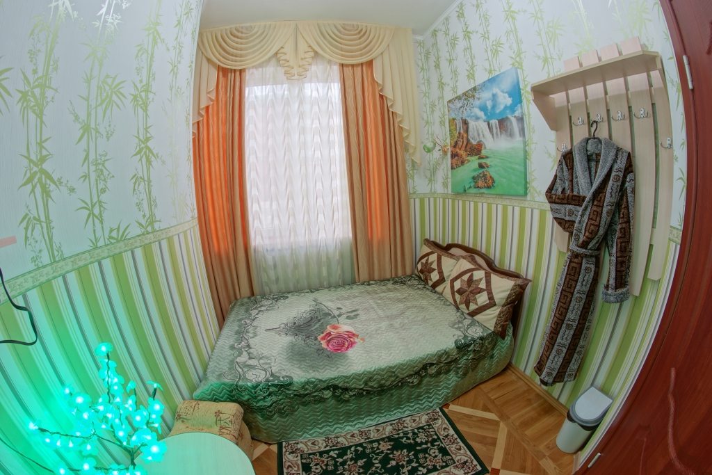 Одноместный (С общей ванной комнатой) отеля Императрица, Краснодар