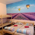 Четырехместный (СЕМЕЙНАЯ), Меблированные комнаты GoodHoliday