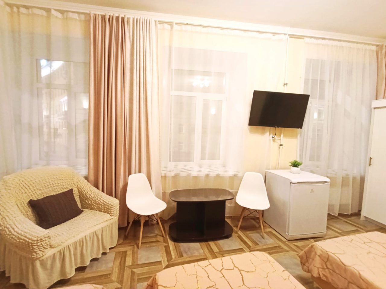 Трехместный (Престиж), Комнаты посуточно Любавушка