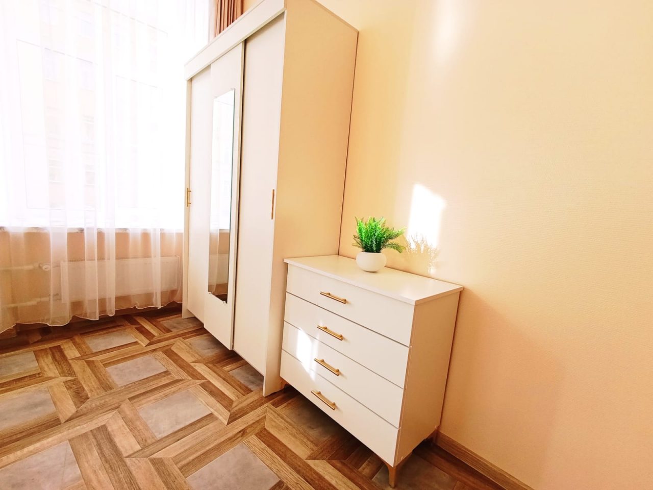 Трехместный (Престиж), Комнаты посуточно Любавушка