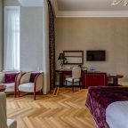 De Luxe (С эркером), Отель Akyan