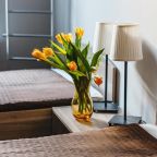 В номере "Стандарт" с 2 отдельными кроватями комфортно могут разместиться два гостя.