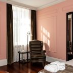 Двухместный (Улучшенный с 1 кроватью и видом на улицу), Отель Dom Boutique Hotel