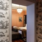 Двухместный (Улучшенный с 1 кроватью и видом на улицу), Отель Dom Boutique Hotel