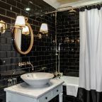 Двухместный (Улучшенный с 1 кроватью и видом на улицу), Отель Dom Boutique Hotel