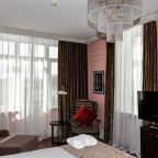 Двухместный (Улучшенный с 1 кроватью и видом на сад), Отель Dom Boutique Hotel