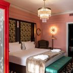 Сьюит (Люкс с видом на улицу или во внутренний двор), Отель Dom Boutique Hotel