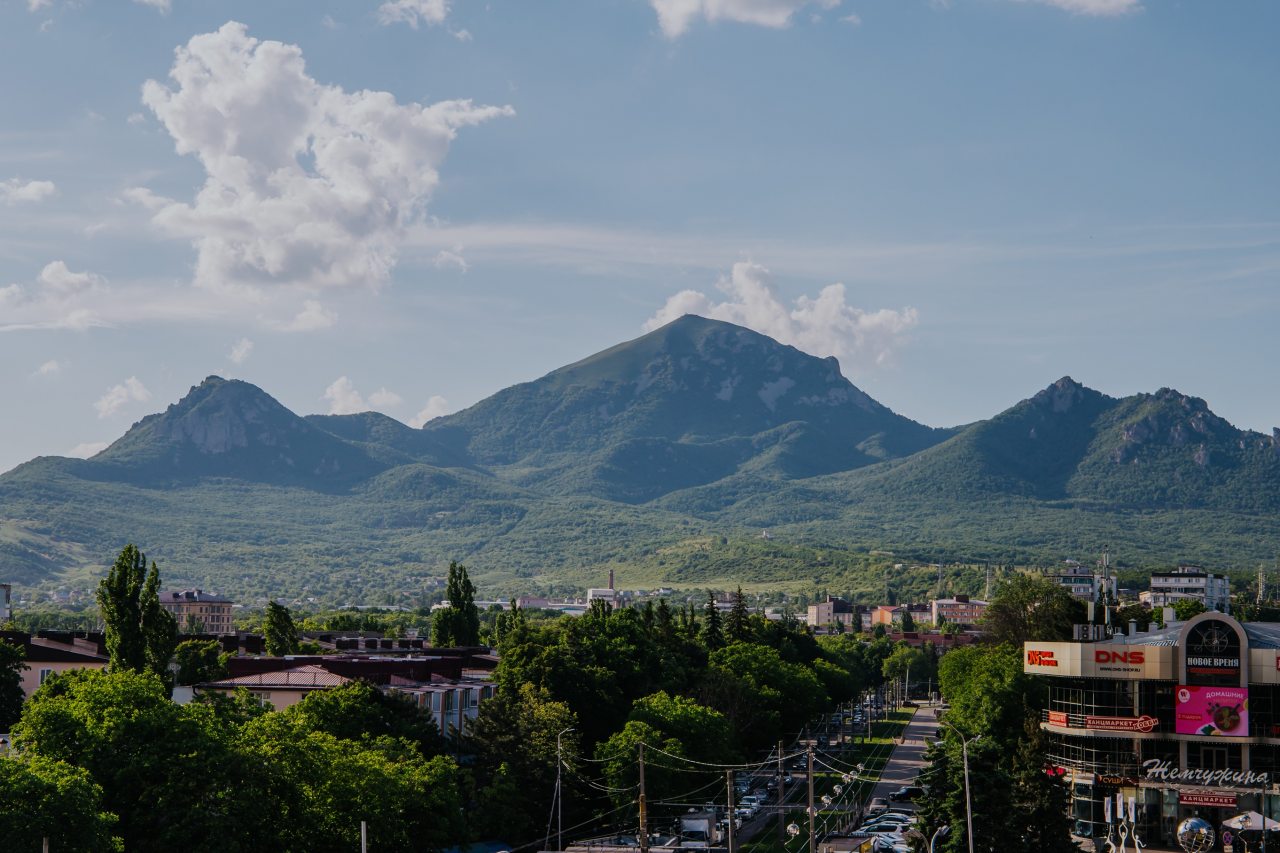 Делюкс, Гостиница Бештау