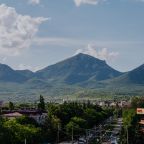Делюкс, Гостиница Бештау
