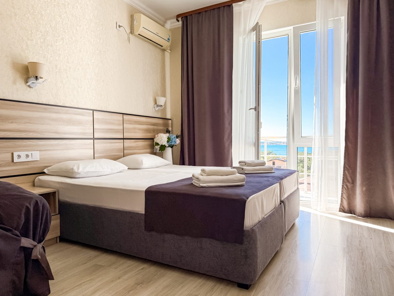 Трёхместный и более (С Балконом), Гостевой дом Ной +