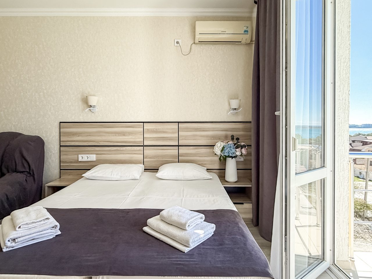 Трёхместный и более (С Балконом), Гостевой дом Ной +