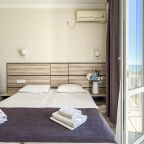 Трёхместный и более (С Балконом), Гостевой дом Ной +