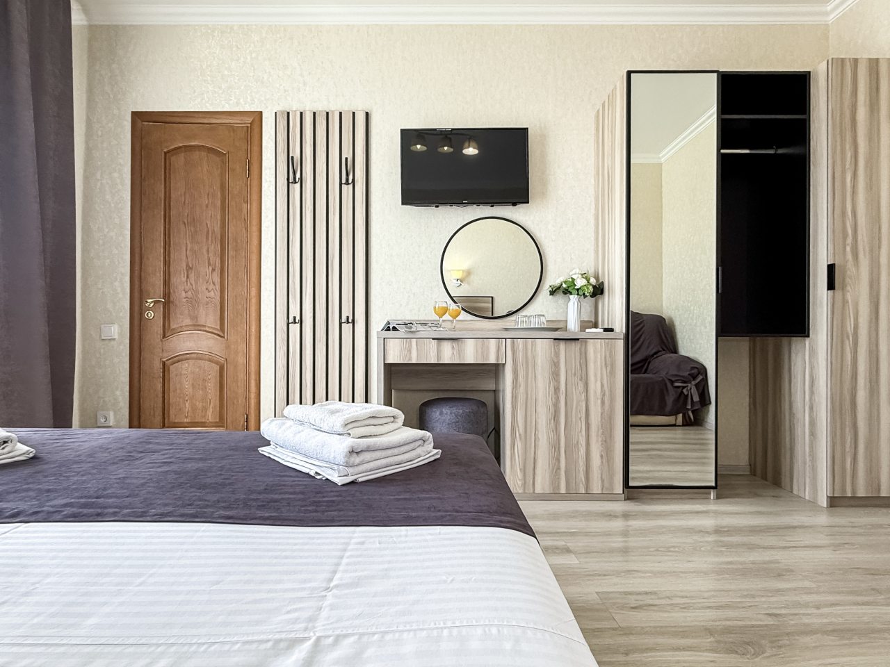 Трёхместный и более (С Балконом), Гостевой дом Ной +