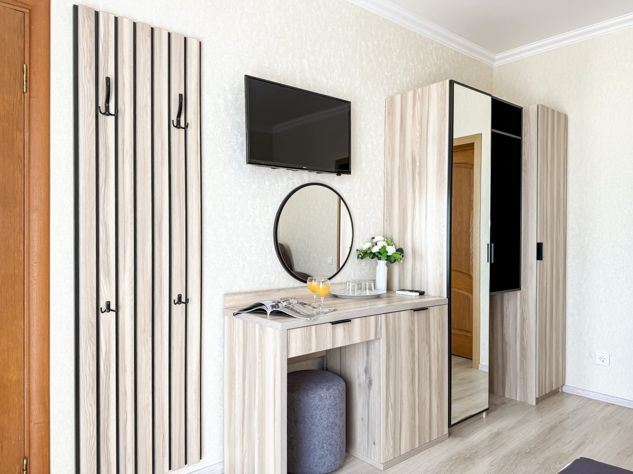 Трёхместный и более (С Балконом), Гостевой дом Ной +