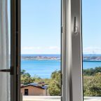 Трёхместный и более (С Балконом), Гостевой дом Ной +