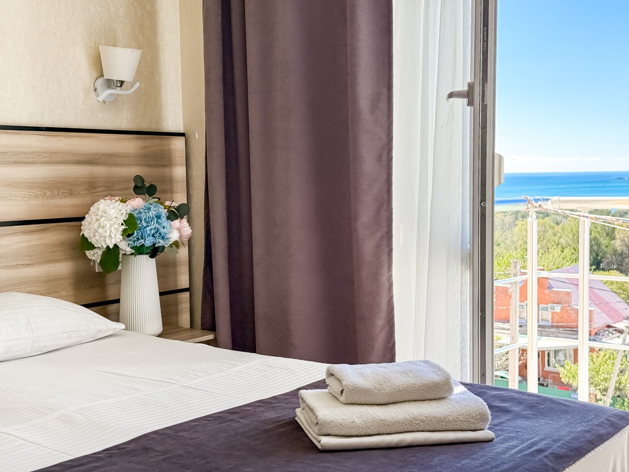 Трёхместный и более (С Балконом), Гостевой дом Ной +