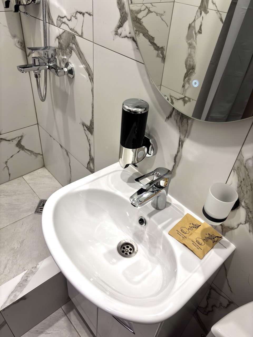 Двухместный (Стандарт с двухспальной кроватью), Гостиница Меридиан