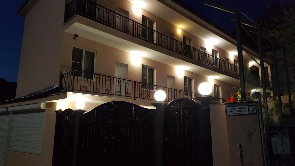 Двухместный (Стандартный двухместный номер с 1 кроватью) гостевого дома Бения, Гагра