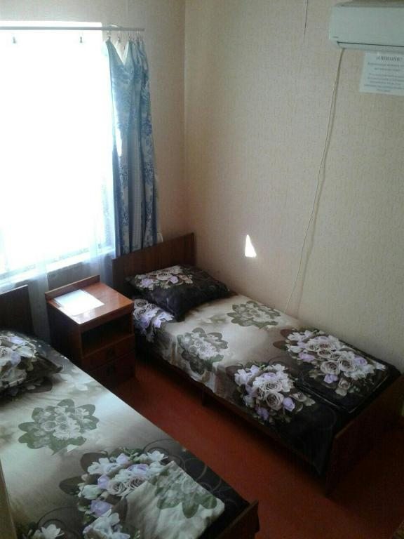 Двухместный (Двухместный номер с 2 отдельными кроватями, вид на сад) апарт-отеля На Лакоба 32, Гагра
